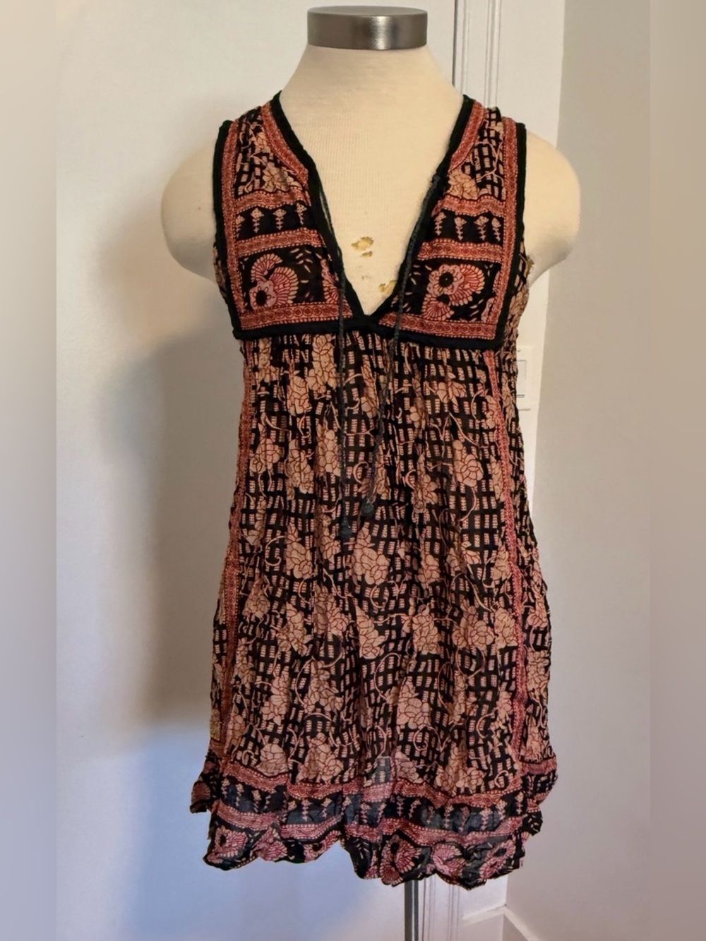 Winter Kate Boho Floral Sleeveless V-Neck Empire Waist Mini Dress - S